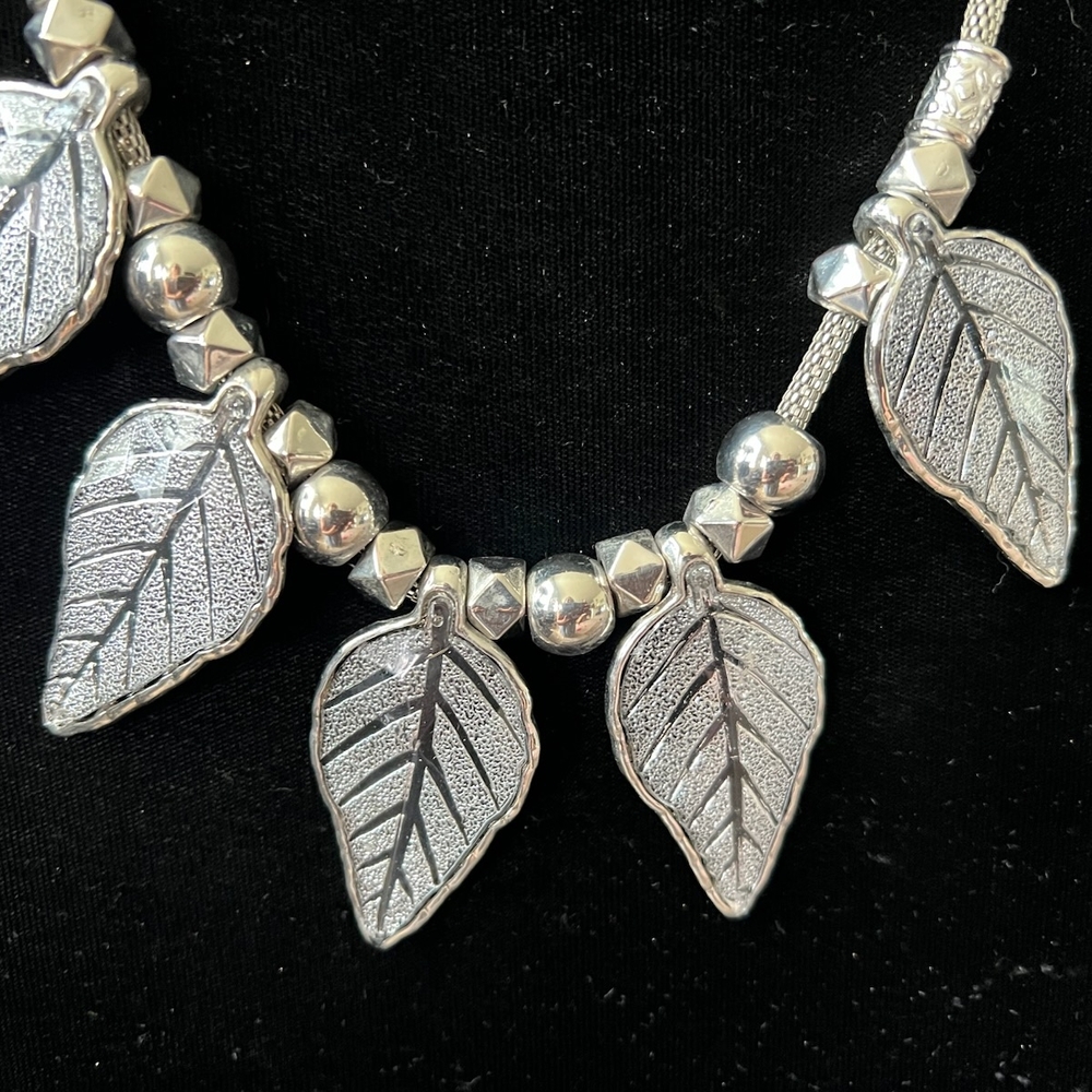 Vintage Elegant Silver Leaf Necklace
